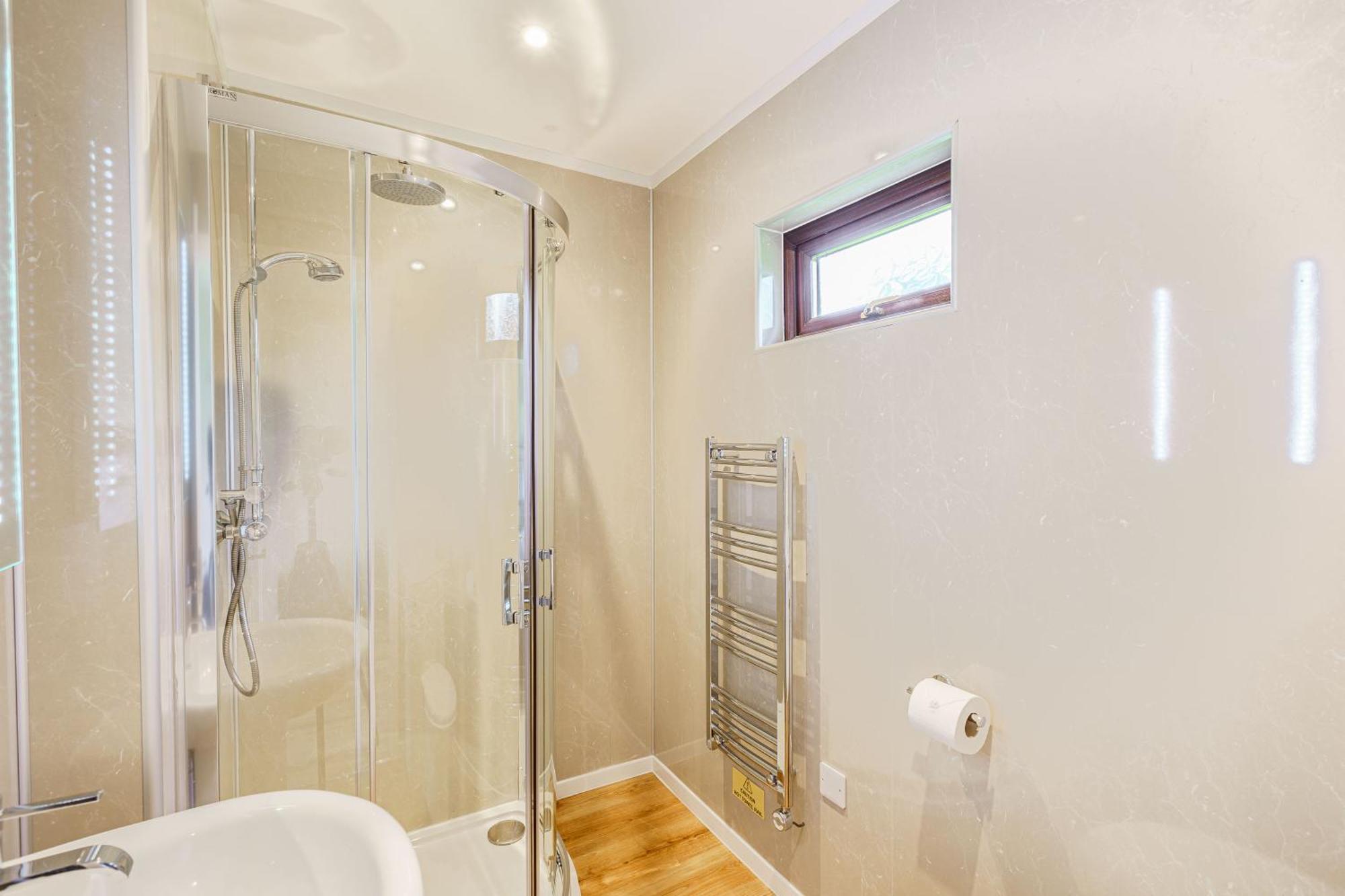 Bluebell Lodge 4 With Hot Tub Newton Stewart Eksteriør bilde
